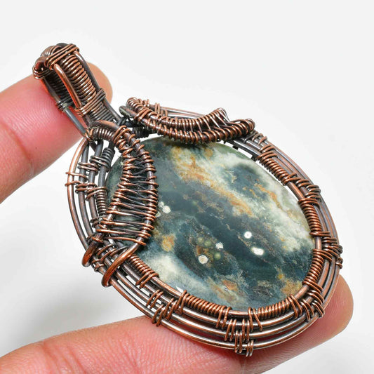 Emerald Embrace – Genuine Emerald Copper Pendant