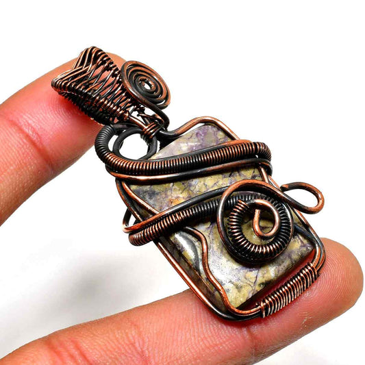 Selene’s Embrace – Amethyst Copper Pendant
