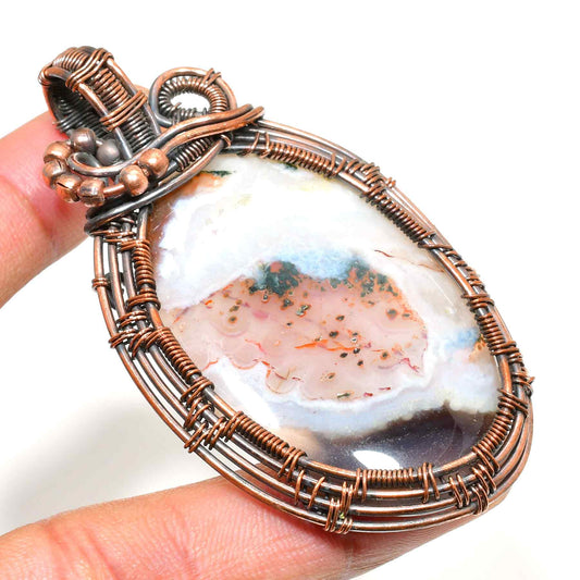 Terra’s Harmony – Agate & Copper Wire Pendant