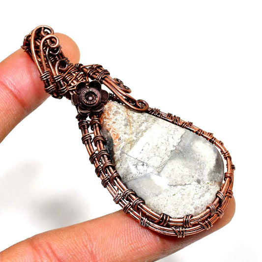 Ezra’s Veil – Copper-Wrapped Grounding Stone Pendant
