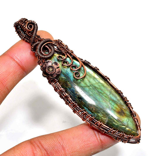 Mystic Aurora – Labradorite & Copper Pendant