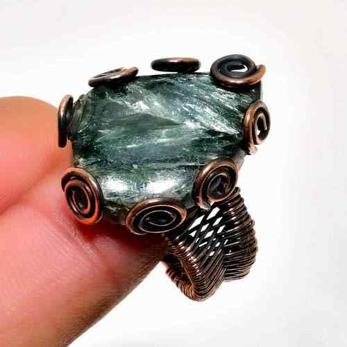 Gaia’s Embrace – Green Tourmaline Copper Ring