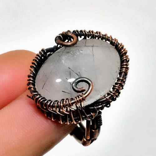 Clarity’s Embrace – Copper-Wrapped Quartz Ring