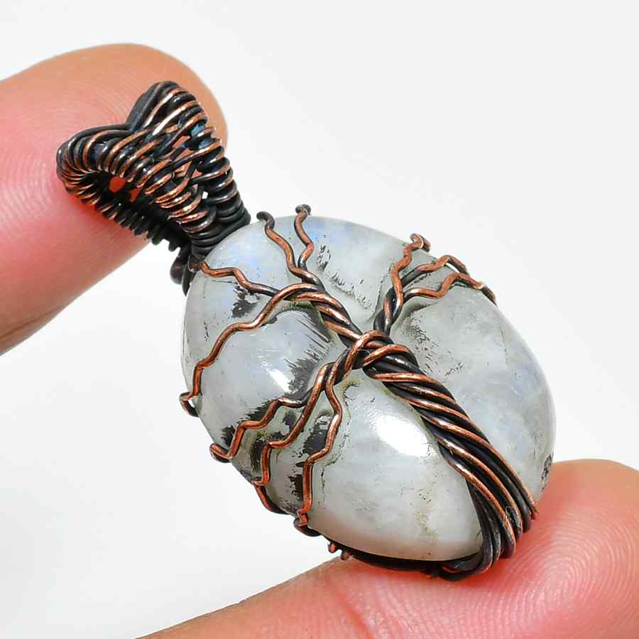 Moonlit Charm – Copper-Wrapped Moonstone Pendant