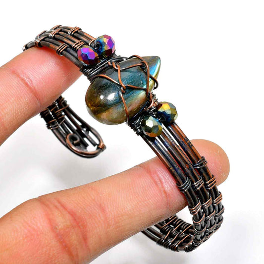 Astral Veil – Copper-Wrapped Labradorite Bracelet