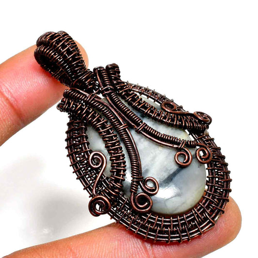 Aurora’s Veil – Labradorite Copper Pendant