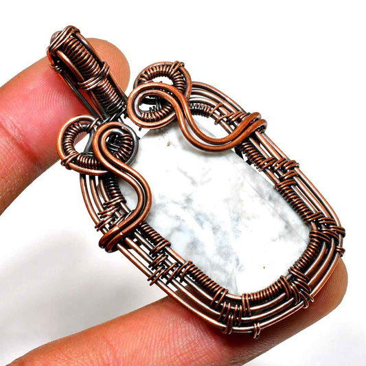 Serenity’s Embrace – Oxidized Copper Gemstone Pendant