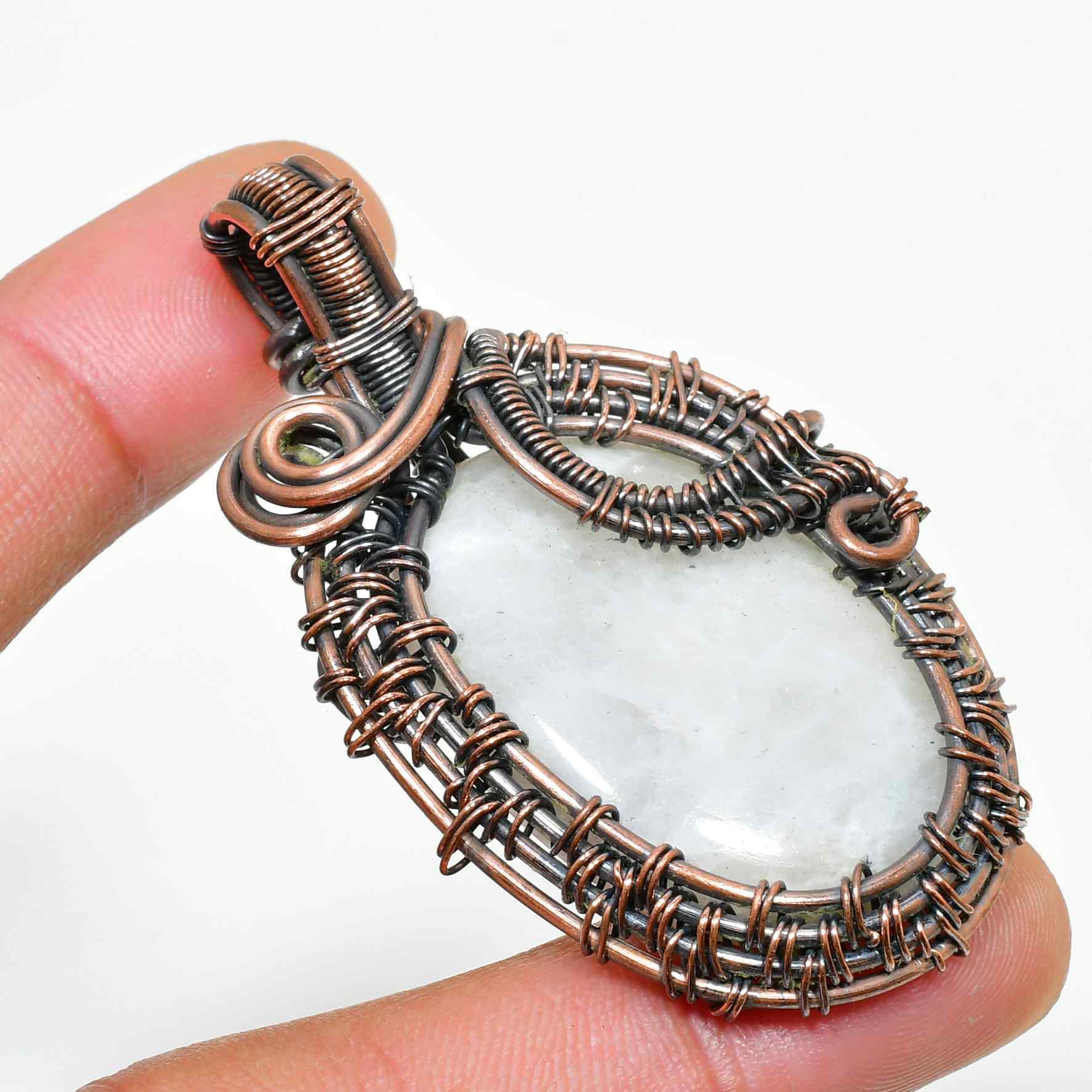Selene’s Serenity – Copper-Wrapped Moonstone Pendant