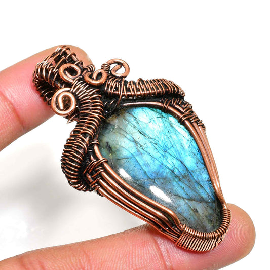 Selene’s Web – Labradorite Copper Pendant
