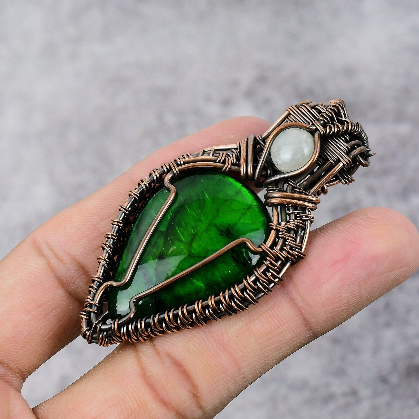 Green Labradorite Gemstone Pendant