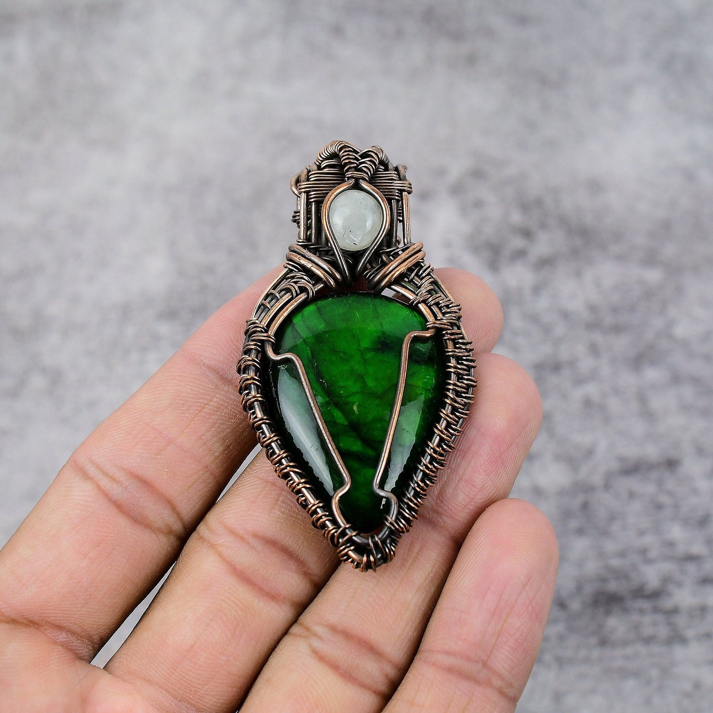 Green Labradorite Gemstone Pendant
