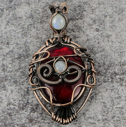 Red Flash Labradorite Gemstone Pendant