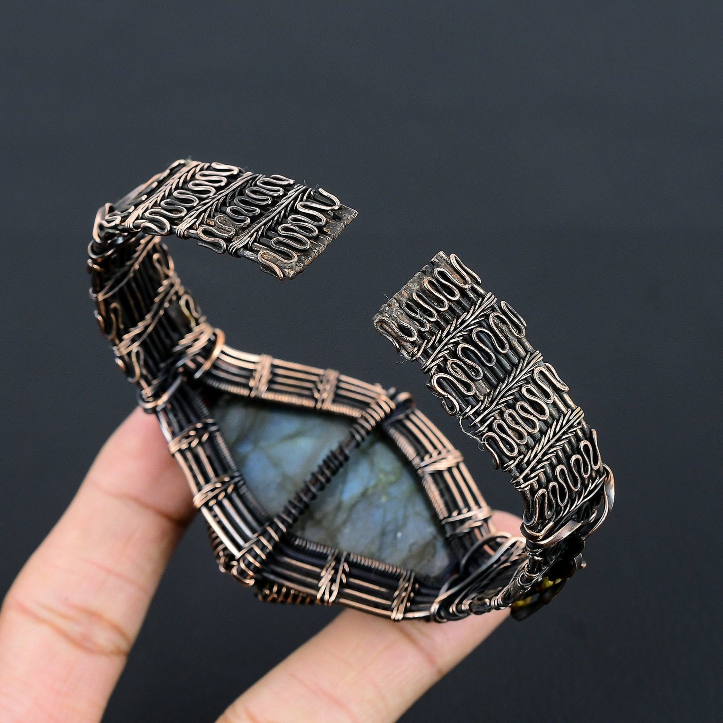 Blue-Grey Labradorite Gemstone Bracelet