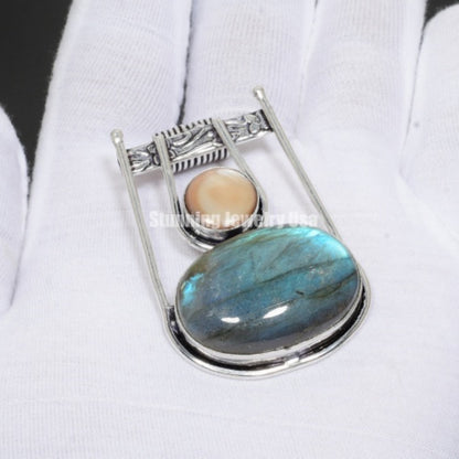 Blue Flash Labradorite Sterling Silver Pendant