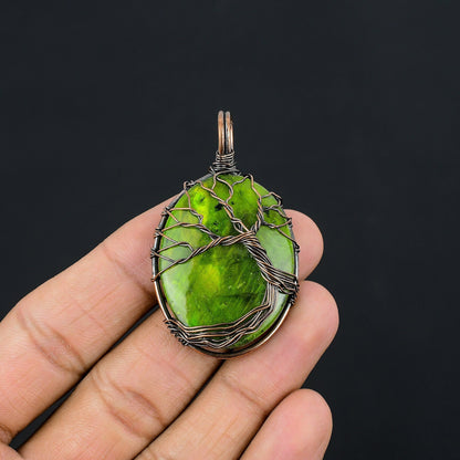 Green Labradorite Gemstone Pendant