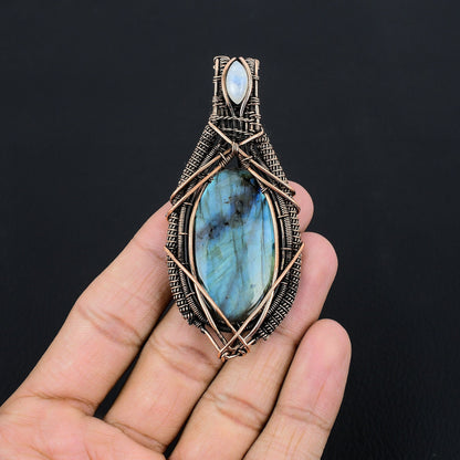 Blue Flash Labradorite Gemstone Pendant