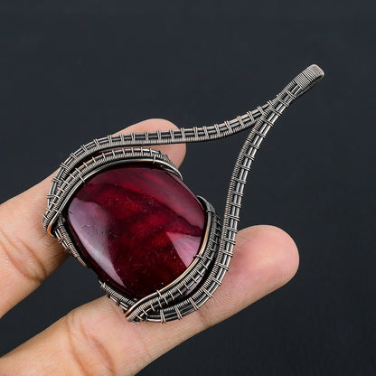 Red Flash Labradorite Gemstone Pendant