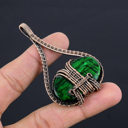 Green Flash Labradorite Gemstone Pendant