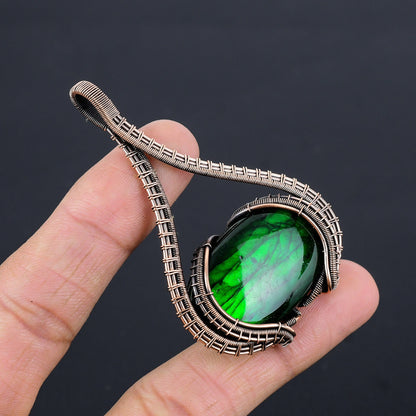 Green Flash Labradorite Gemstone Pendant