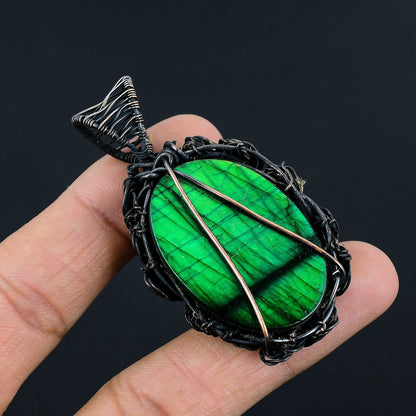 Green Flash Labradorite Gemstone Pendant