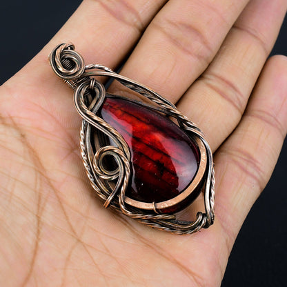 Red Flash Labradorite Gemstone Pendant