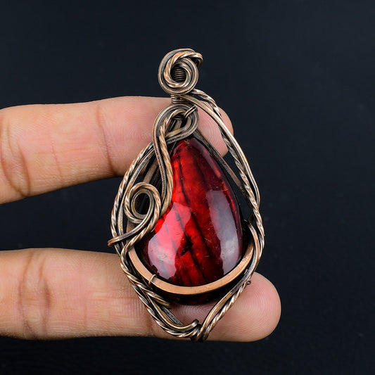 Red Flash Labradorite Gemstone Pendant