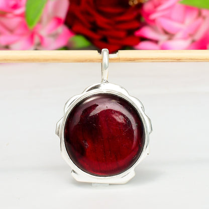 Red Flash Labradorite Gemstone Pendant
