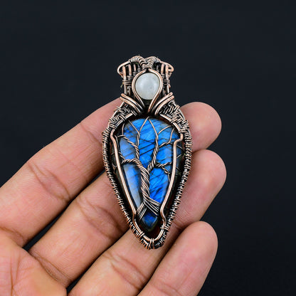 Blue Flash Labradorite Gemstone Pendant