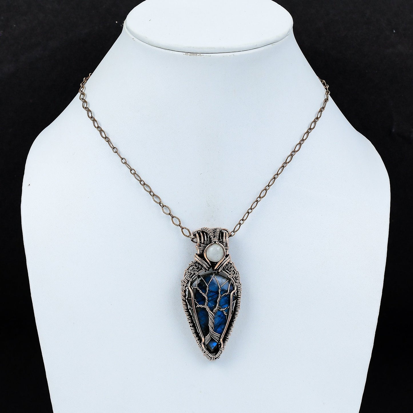 Blue Flash Labradorite Gemstone Pendant