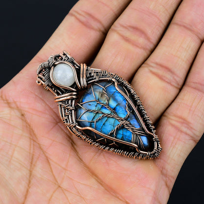 Blue Flash Labradorite Gemstone Pendant