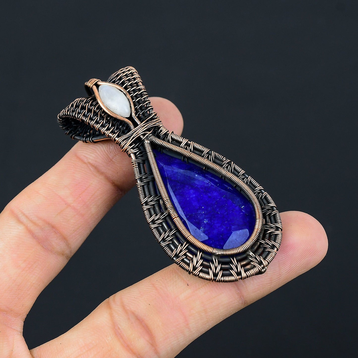 Blue Sapphire Gemstone Pendant