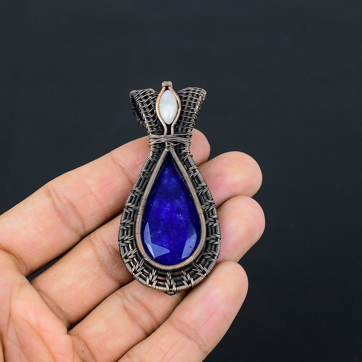 Blue Sapphire Gemstone Pendant