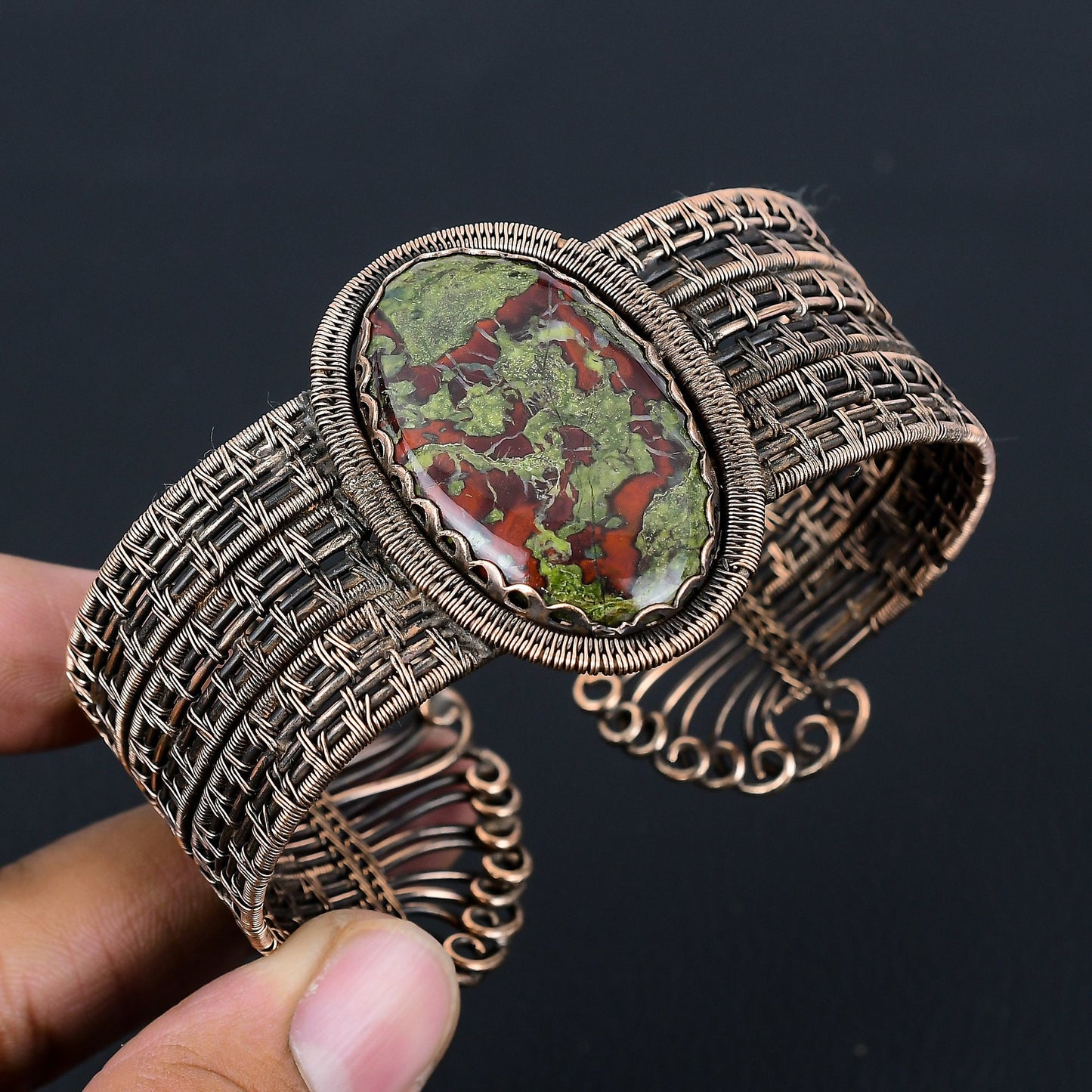 Green-Red Dragon Bloodstone Gemstone Bangle