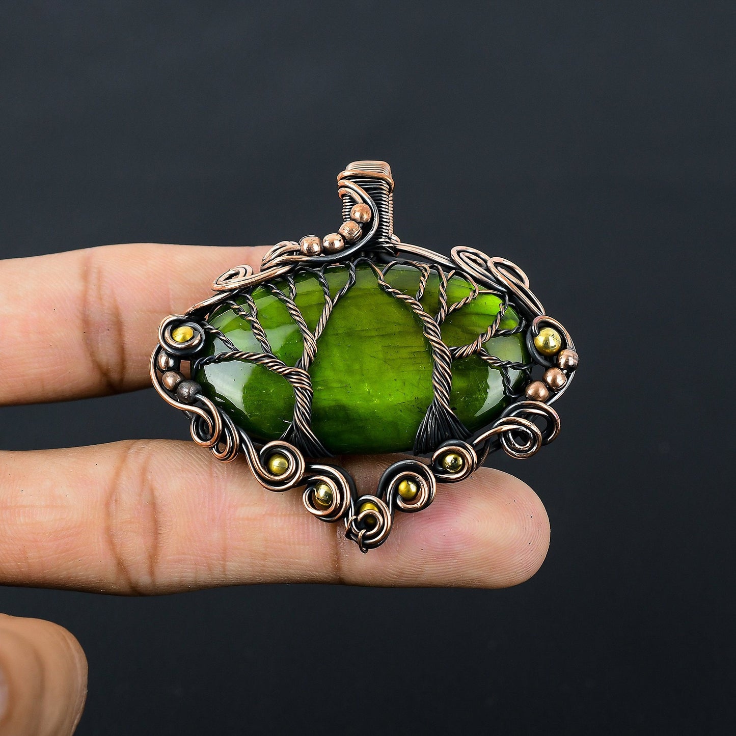 Green Flash Labradorite Gemstone Pendant