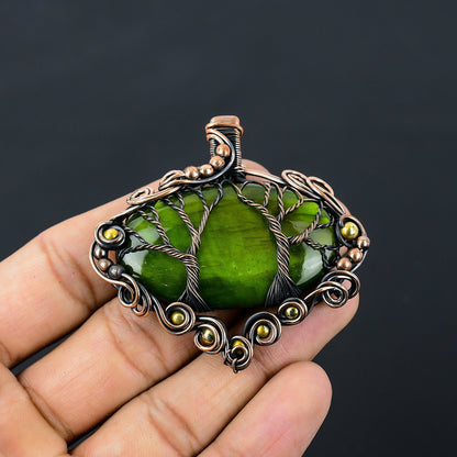 Green Flash Labradorite Gemstone Pendant