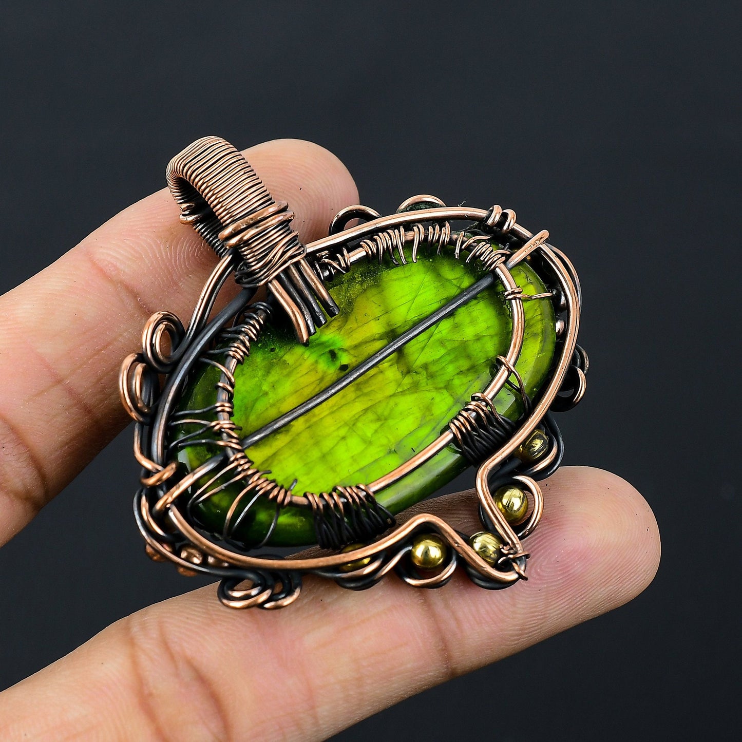 Green Flash Labradorite Gemstone Pendant