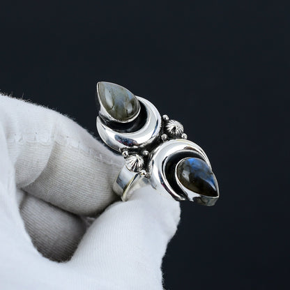 Blue Flash Labradorite Ring