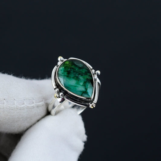 Green Emerald Gemstone Teardrop Ring