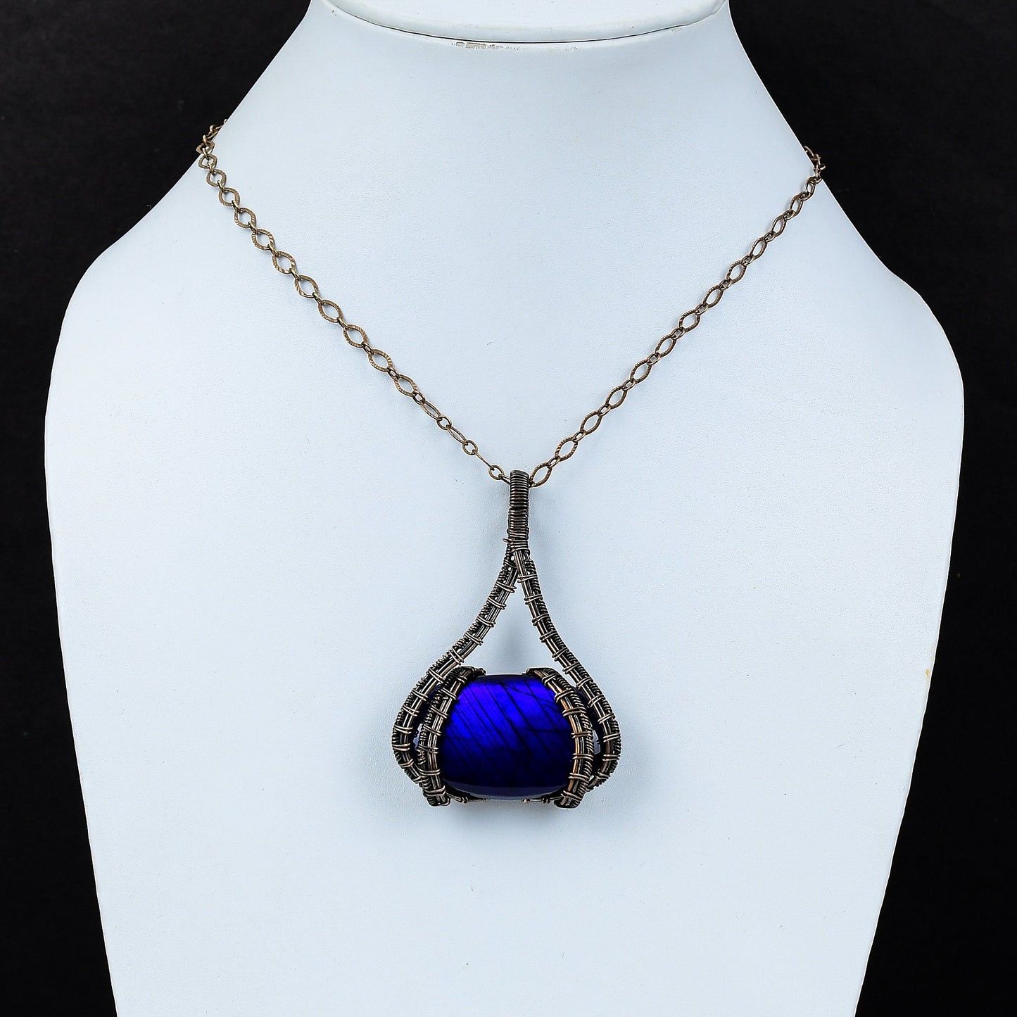 Blue Flash Labradorite Gemstone Pendant
