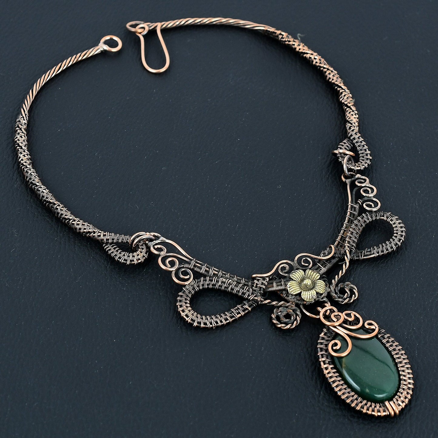 Green Jade Gemstone Necklace