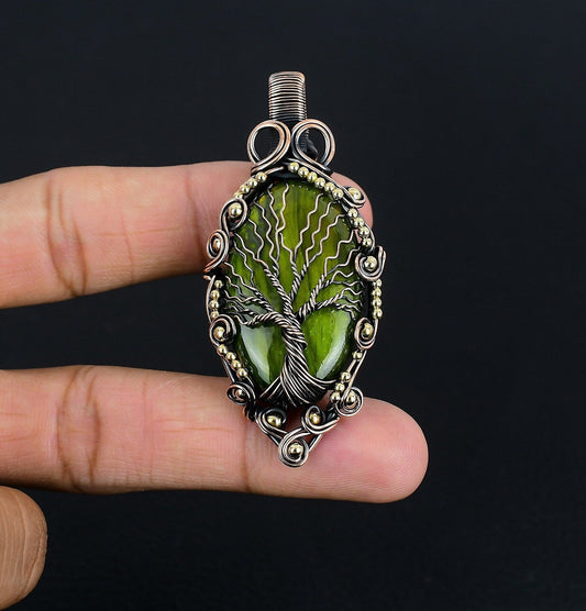 Green Labradorite Gemstone Pendant