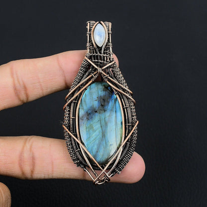 Blue Flash Labradorite Gemstone Pendant