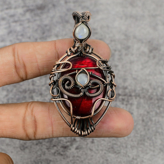 Red Flash Labradorite Gemstone Pendant