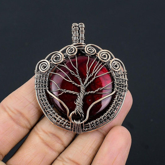 Red Flash Labradorite Gemstone Pendant