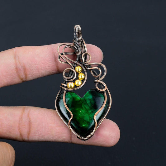 Green Labradorite Gemstone Pendant