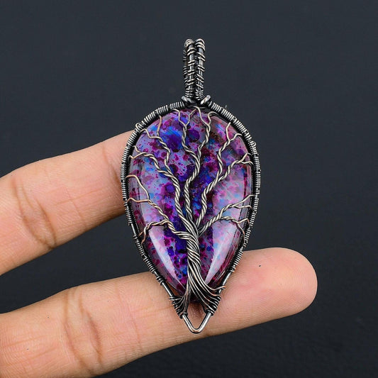 Multi-Fire Labradorite Gemstone Pendant