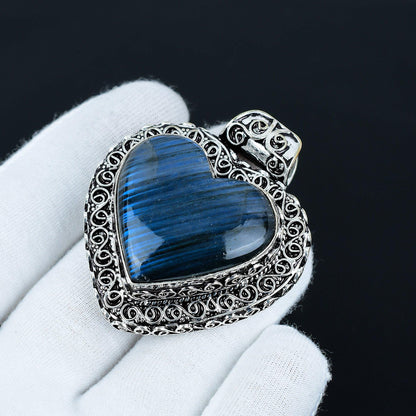 Blue Flash Labradorite Heart Pendant